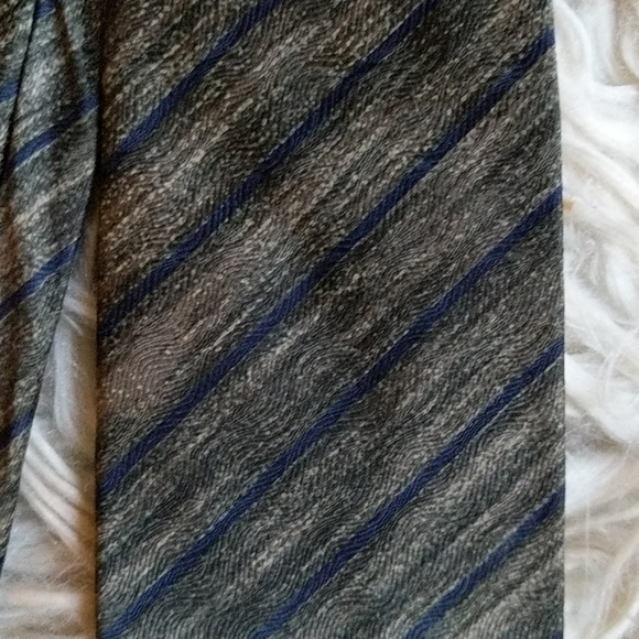 Men's Tie - Picture 2 of 3